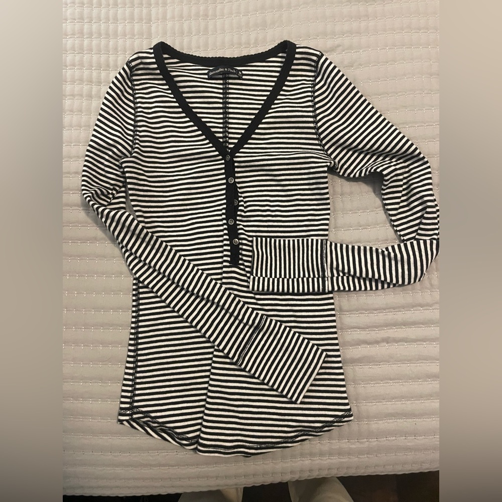 Medium Stripped Abercrombie long sleeve Henley shirt